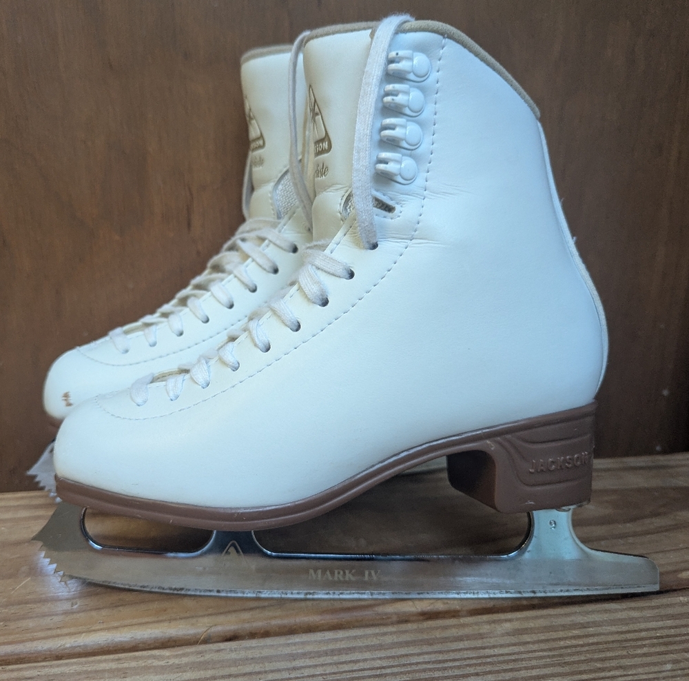 Jackson Artiste Ice Skates